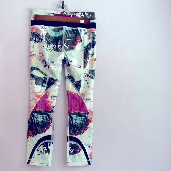 Lululemon size 2 - Picture 2 of 4